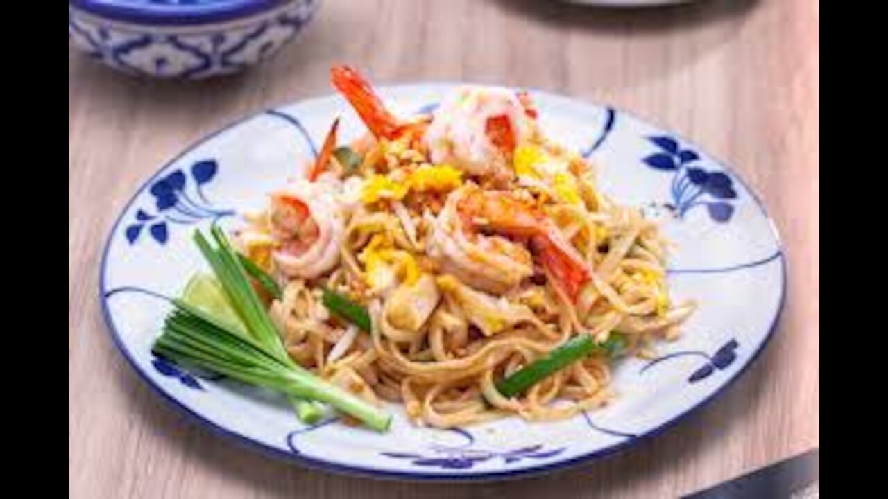 Pad Thai ผัดไทย Amazing Thai Food