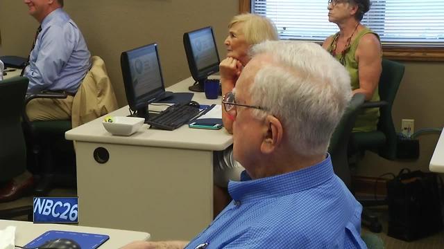 Veterans, seniors get technology training in Appleton