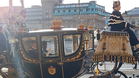 King of Spain visits King of Sweden with horse carriage, Audi A8L W12 and Toyota Land Cruisers [8k]