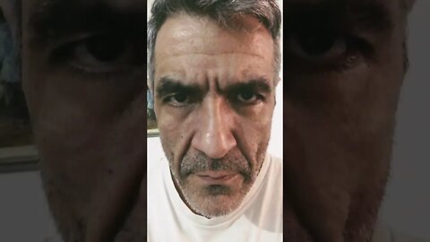 Olhe nos meus olhos vai encarar ?