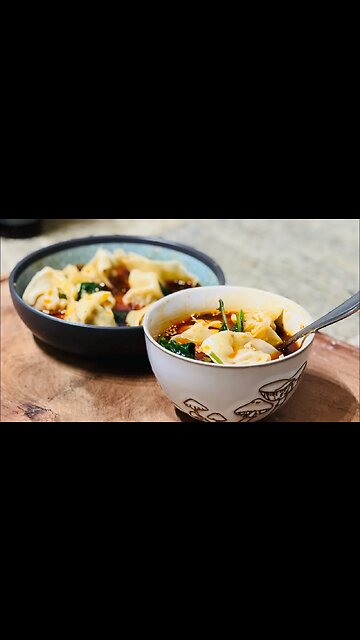 Could totally add egg white in the fillings. Full recipe in my bio link#wontonsoup #wontonrecipes