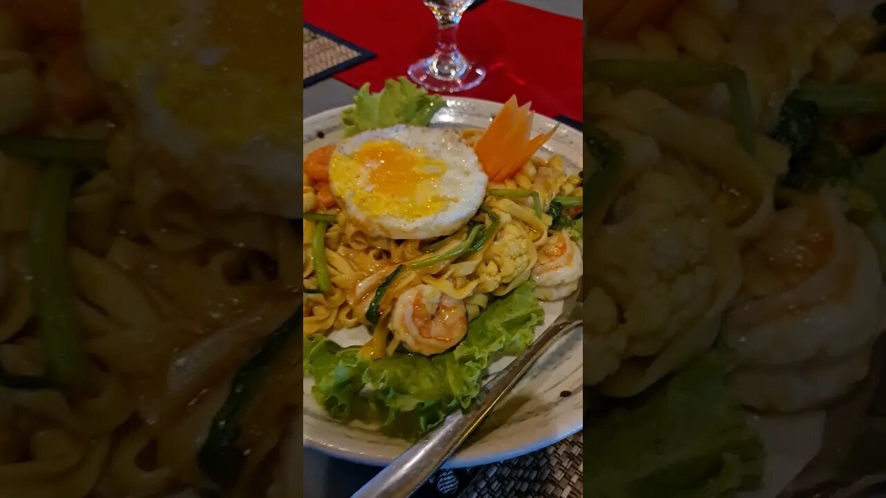 Cost Of Eating Phnom Penh Cambodia 🇰🇭 #shorts #cambodia #phnompenh #expat #digitalnomads