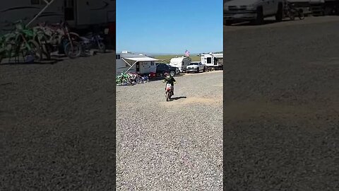 Almost CRASHED 🤣🤣🤣🤣 | Showin' off for dad after the race! #motocommunity #motocrosskid #dirtbike