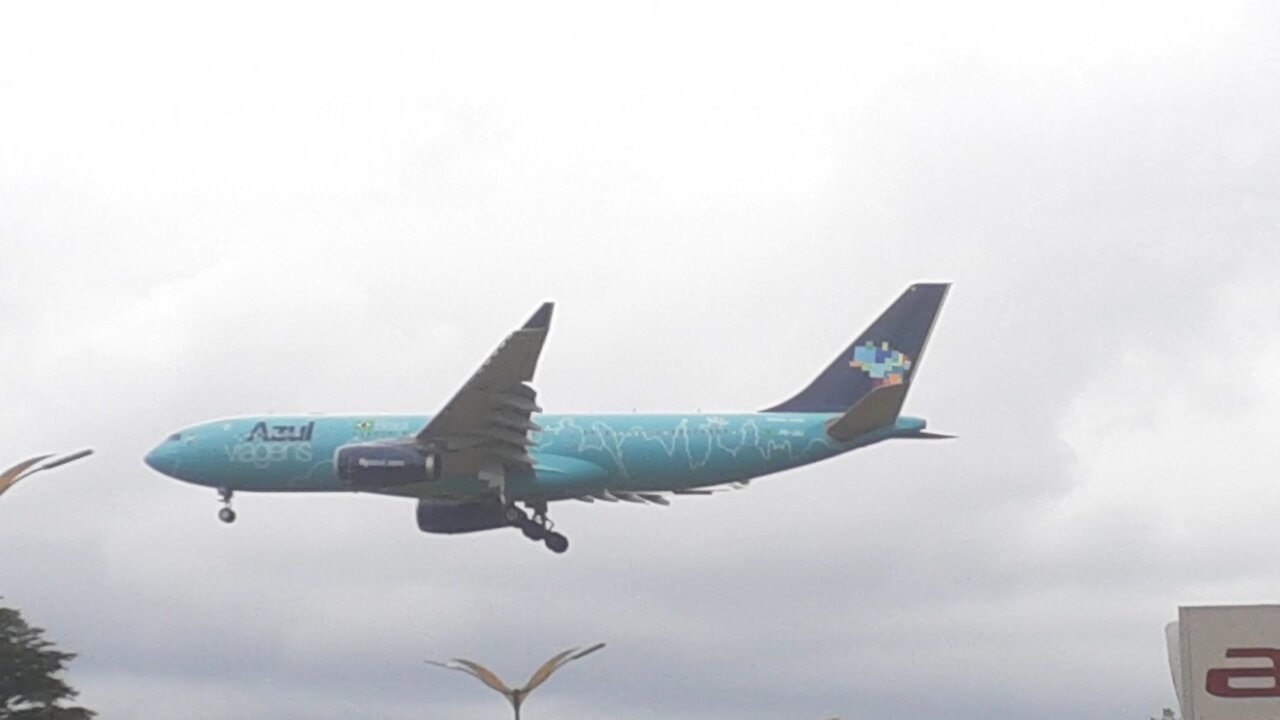 Airbus A330 PR-AIU on final approach before to land in Manaus coming from Campinas