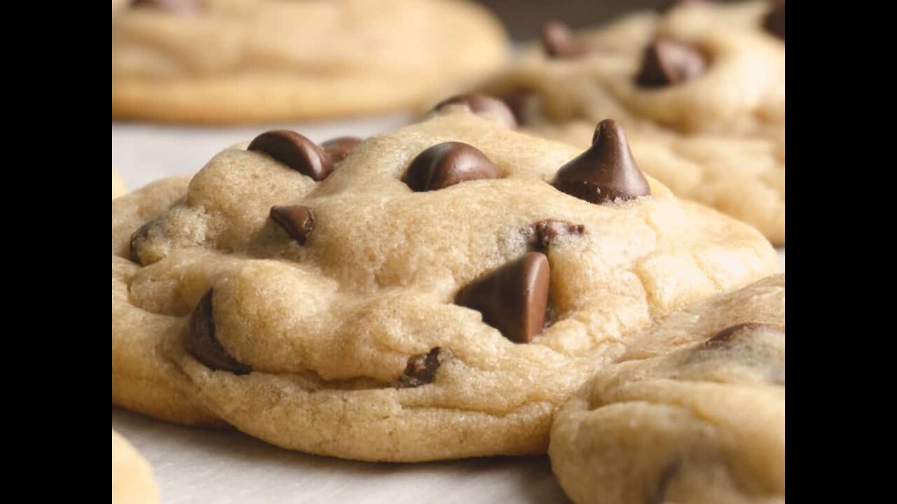 CHEWY CHOCOLATE CHIP COOKIE RECIPE | MUST-TRY AT HOME