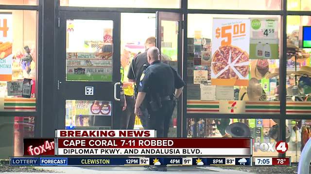 Cape Coral police looking for armed convenience store robber