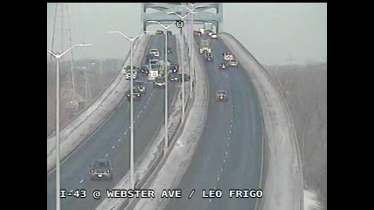 Video shows moments that caused 30-car pileup on Green Bay's Leo Frigo Bridge.