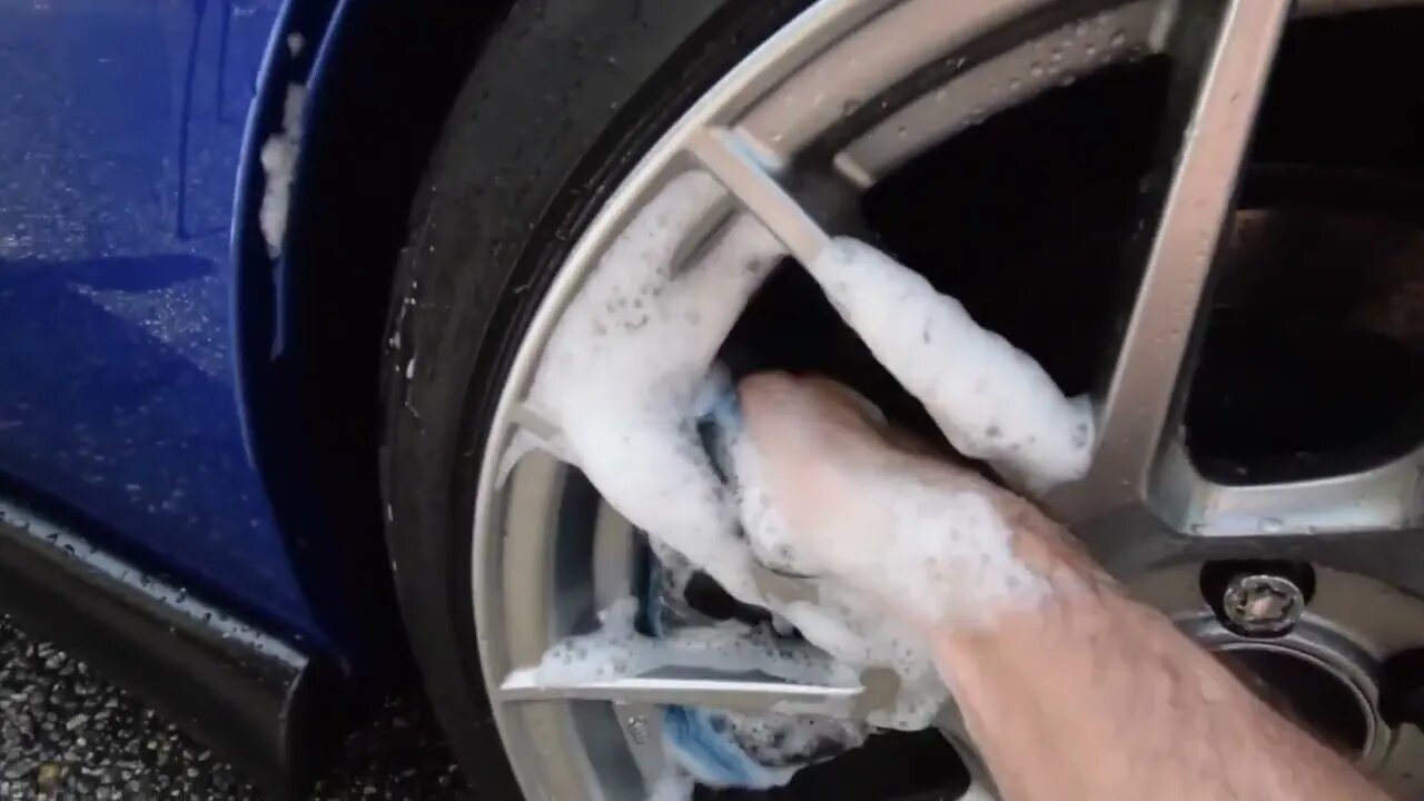 How I Wash My Car! SIMPLE and SPOTLESS!