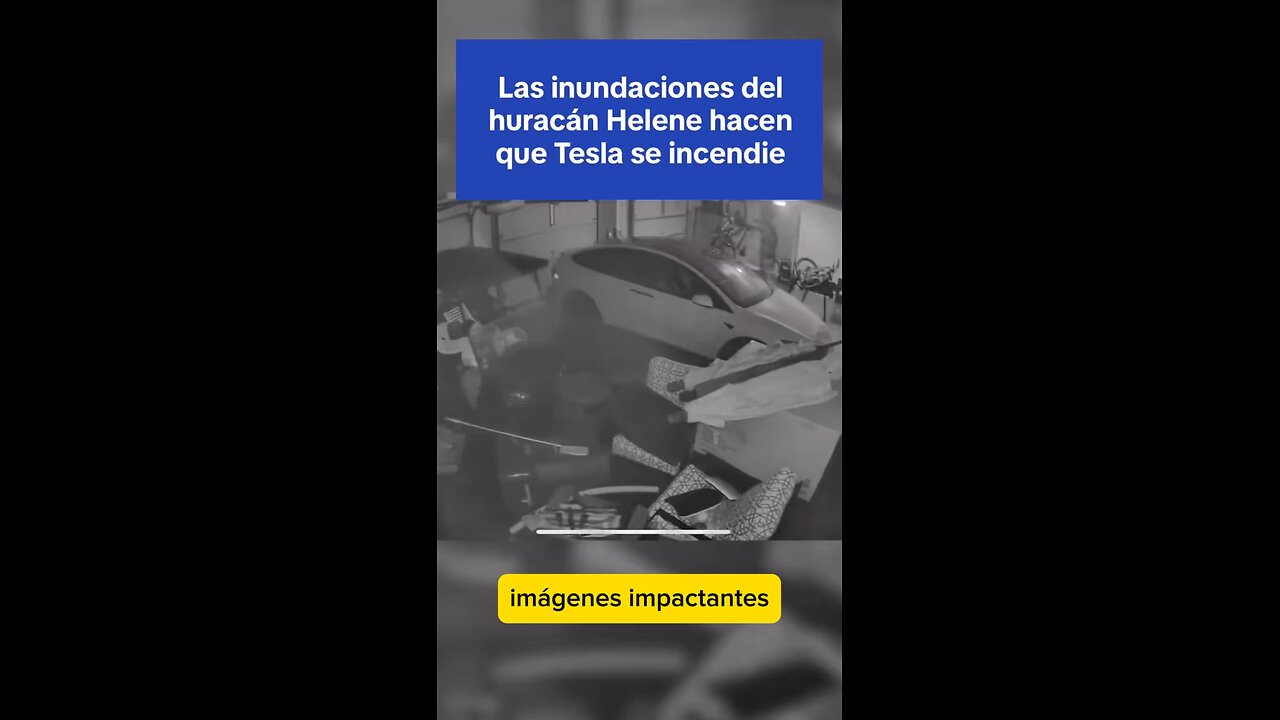 Un Tesla incendiándose