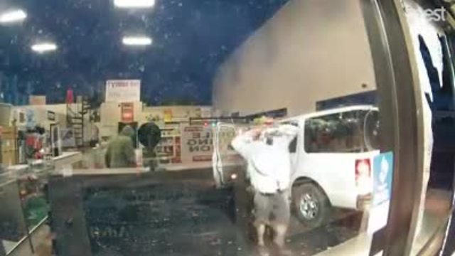 Smash and grab burglary at Got Safety