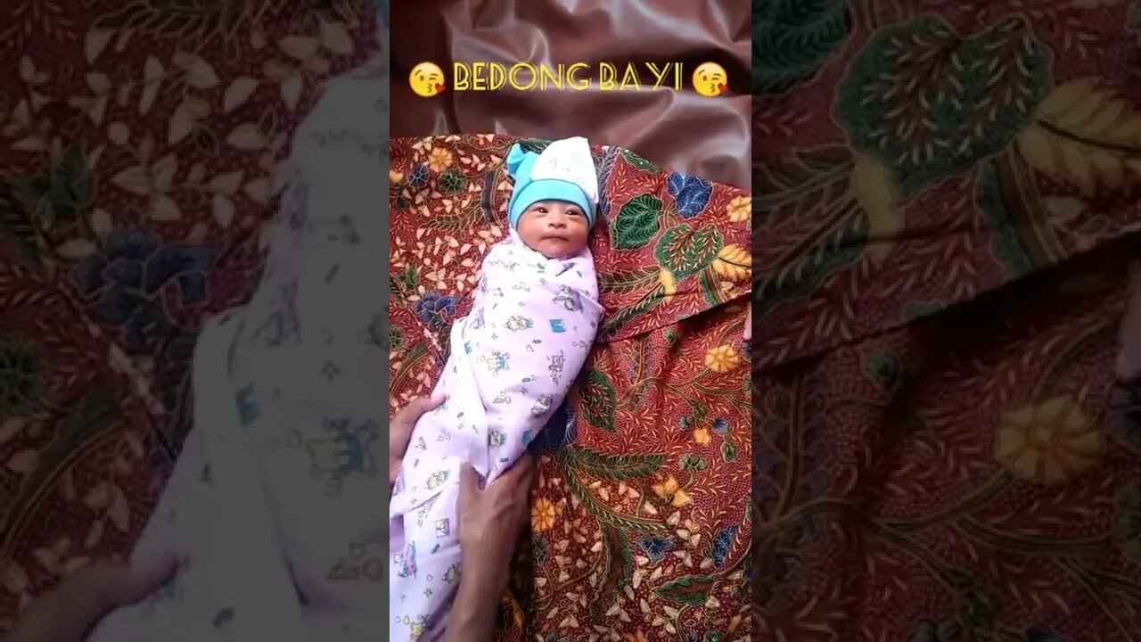 Bedong Bayi / baby swaddle #shorts #shortsvideo