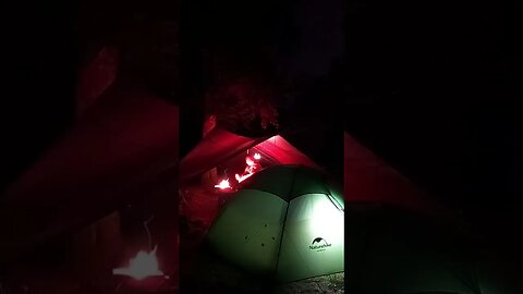 making a campfire under the tarp . riverside wildcamping. nightlapse. Sep 2022