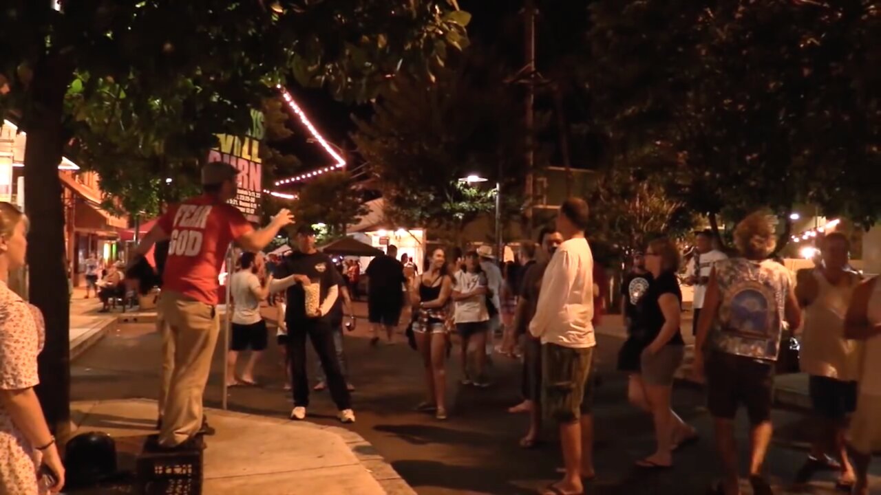 Powerful Hawaii Street Preaching! Jesse Morrell vs. Nightlife - Hawaii Needs Jesus