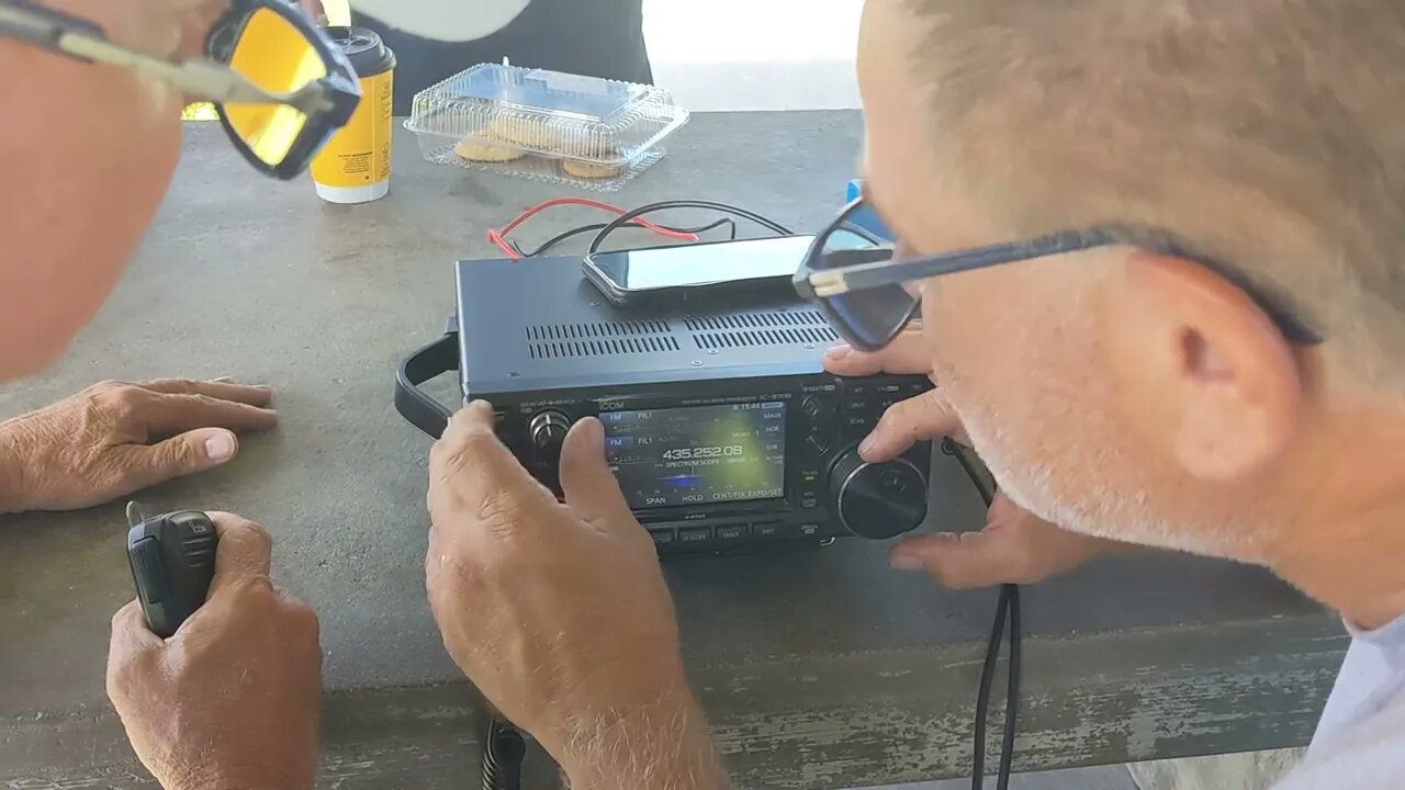 AO-91 Satellite Pass, Icom IC-9700, John KM4MCK and Rick N4WRW.