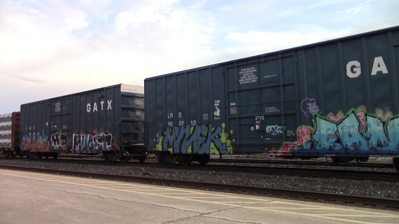 Manifest Train CN 383 Westbound In Sarnia With CN 3055 & CN 2822 Locomotives