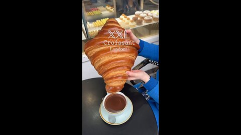 huuuugeeeee croissanttttttttttt