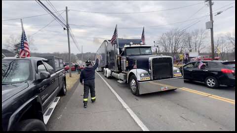 3/6/2022 FDNY Shawn May E-4 Gives a Thumbs Up to “The People’s Convoy”
