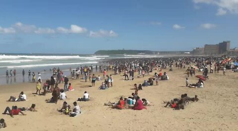 SOUTH AFRICA - Durban - December 16 beach day (Video) (PBv)