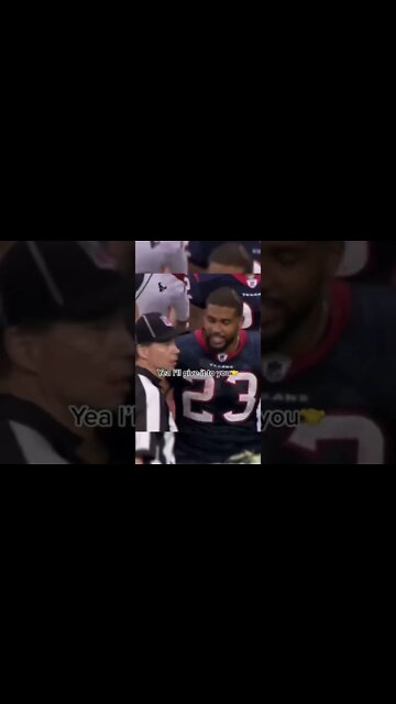 Arian Foster asks for the ref’s hat🎩 NFL 😂