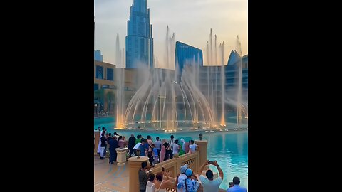 Dubai Mall Water Fountain Dancing #dubai #dubaivlog #dubaimall #dubaimallfountain #dxd