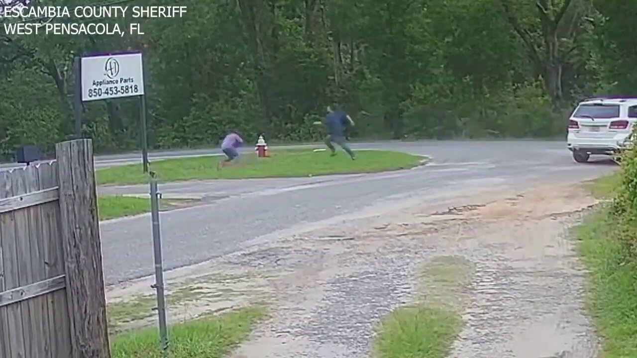 11-year-old girl escaping attempted kidnapping while waiting for school bus in Pensacola
