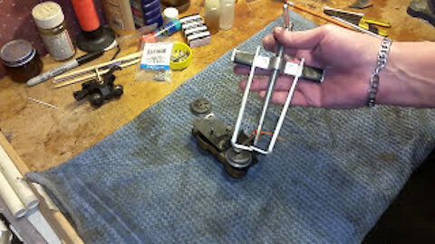 MARX / LIONEL / USING THE WHEEL PULLER