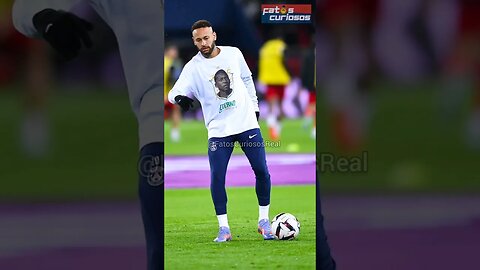 PELÉ É HOMENAGEADO PELO PSG!