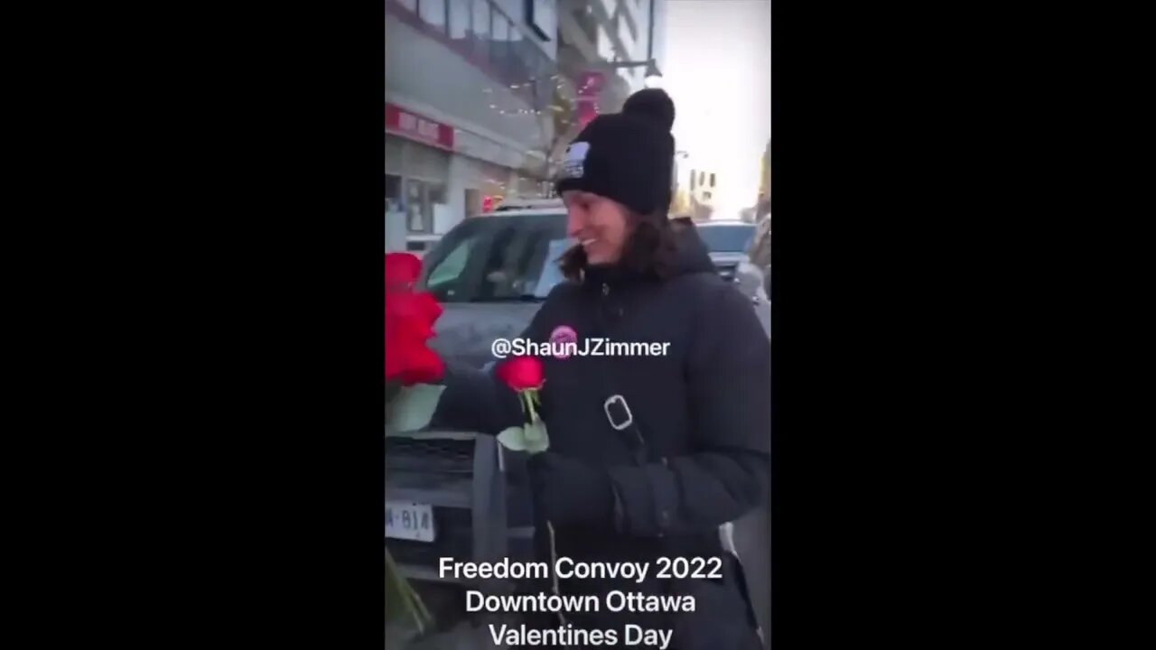 *EMOTIONAL** ❤️ CANADIANS 🇨🇦GIVING ROSES TO POLICE ❤️