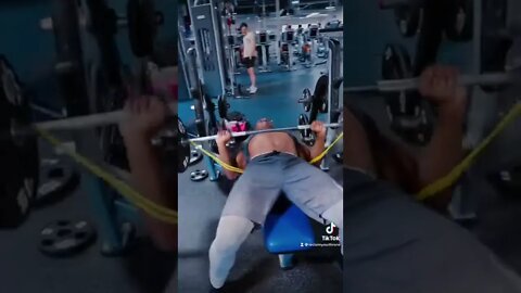 No such thing as a male best friend 👑