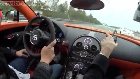 POV 1200 HP Bugatti Veyron Vitesse vs 1140 HP Koenigsegg Agera R Highspeed Oval