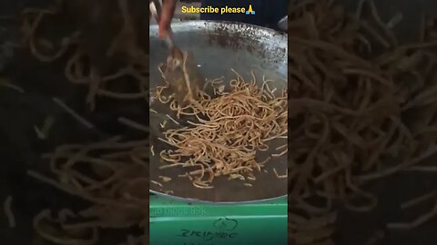 chowimen देखो 😱😱#blogs #viral #foodshorts #funny #youtubeshorts #shortsfeed #streetfood #shorts