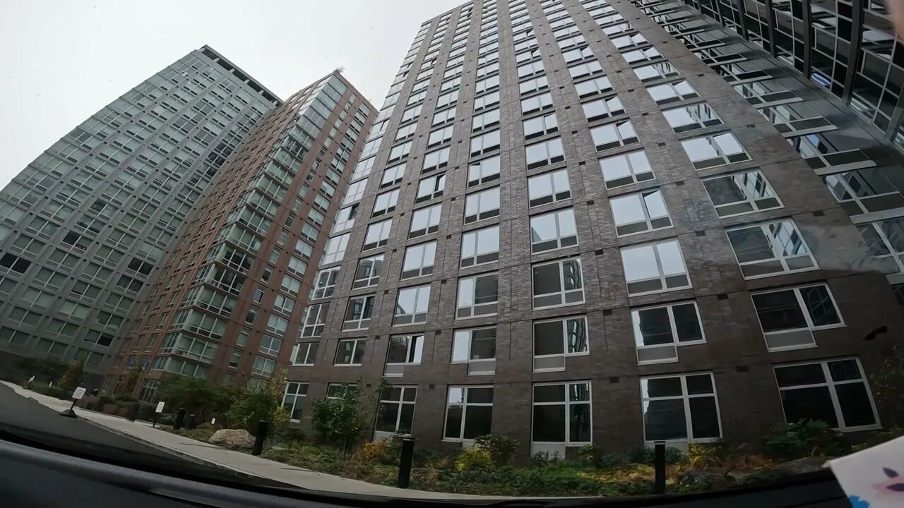 driving thru Roosevelt Island in nyc