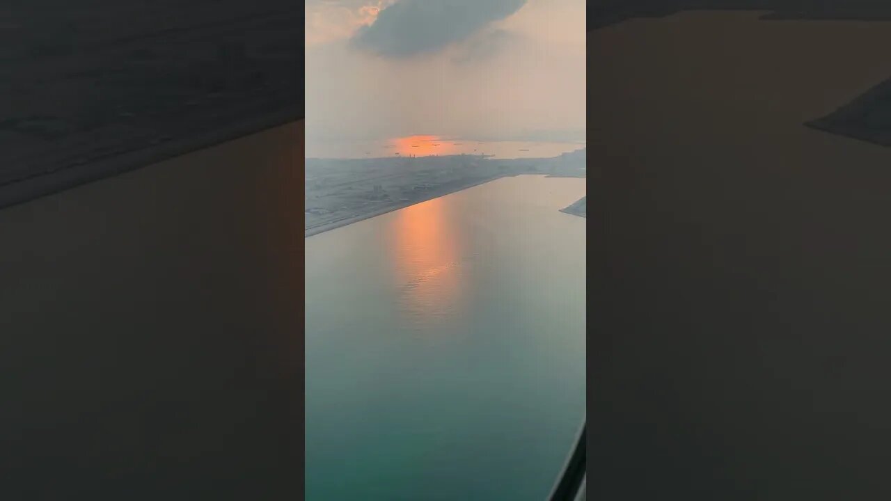 Emirates B777 - Descent and touch down