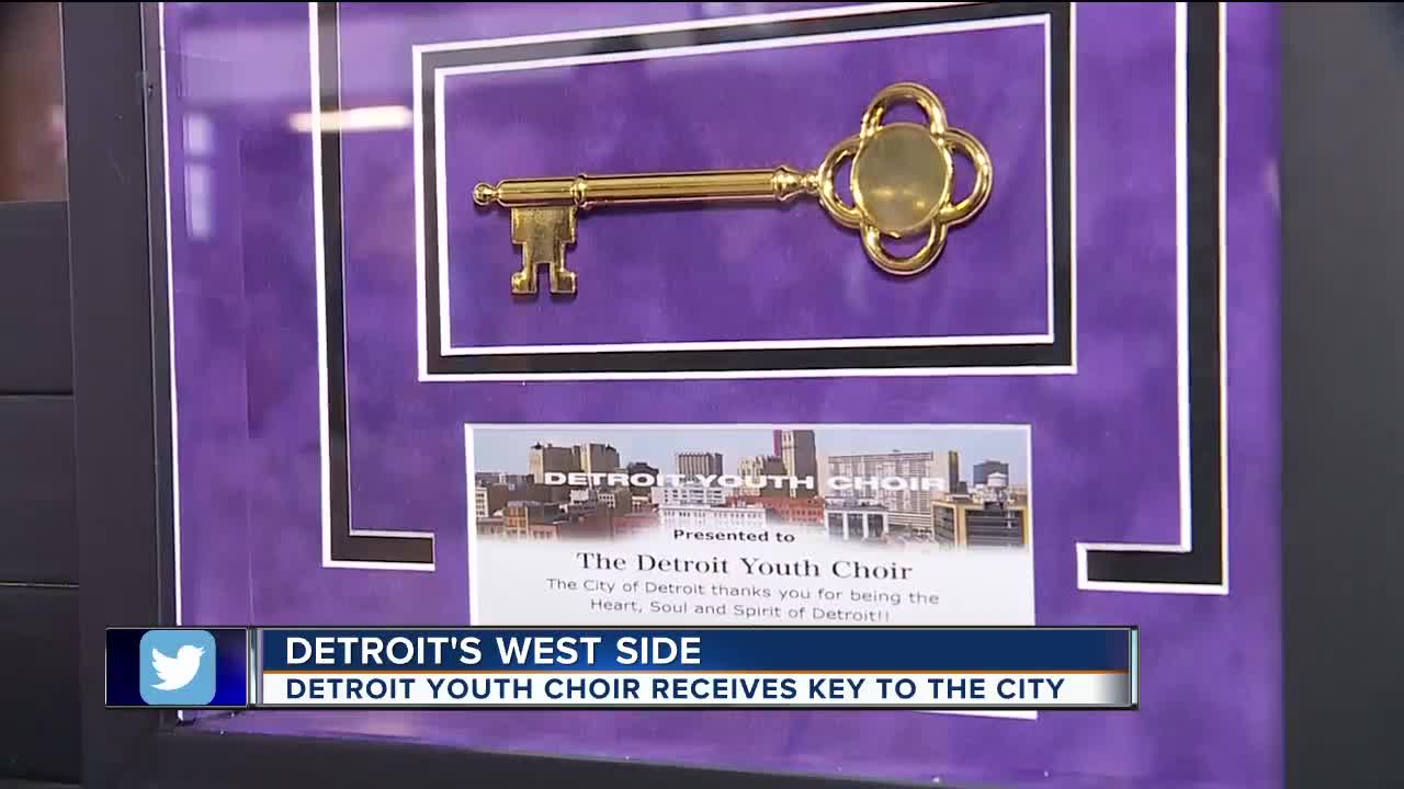 Detroit Youth Choir receives key to the city