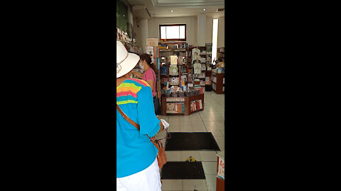 ¡Nunca se queden callados cuando le llamen la atención por ponerse el bozal bajo la nariz!