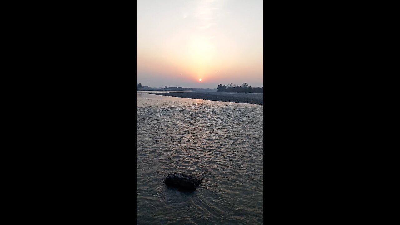 Day begins at Ganga Ghat, Haridwar