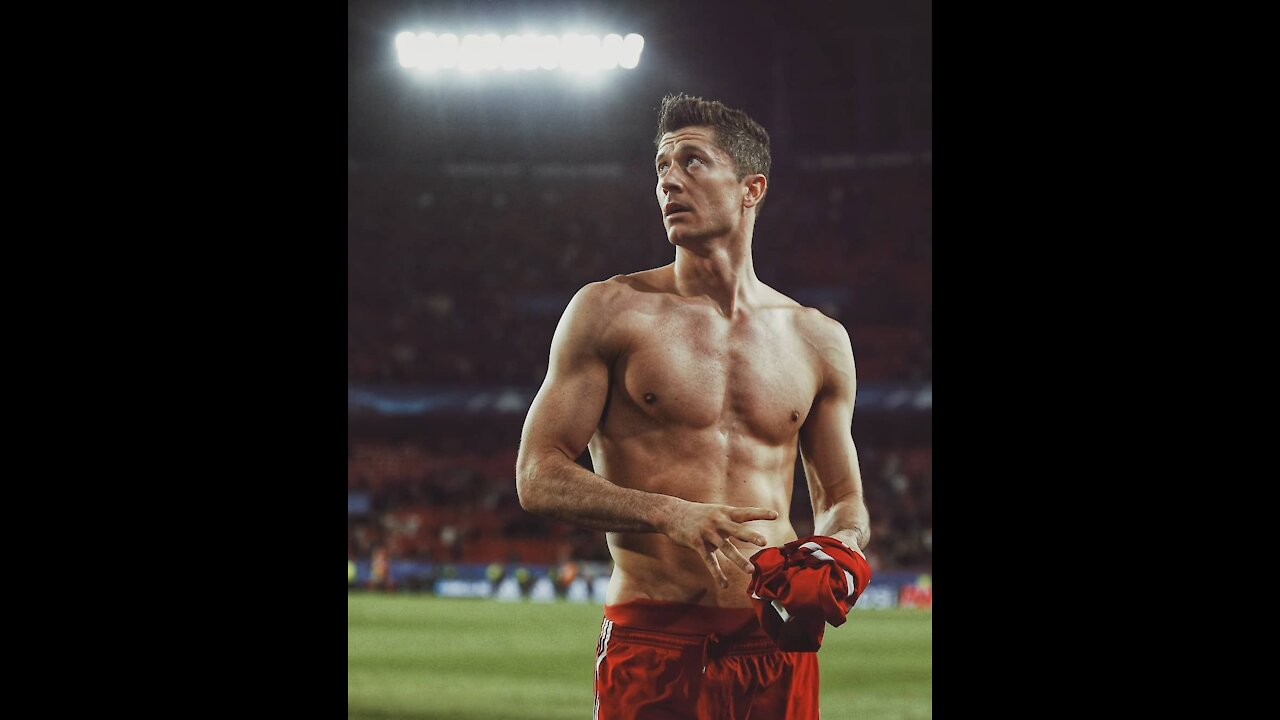 ROBERT LEWANDOWSKI- A superhuman