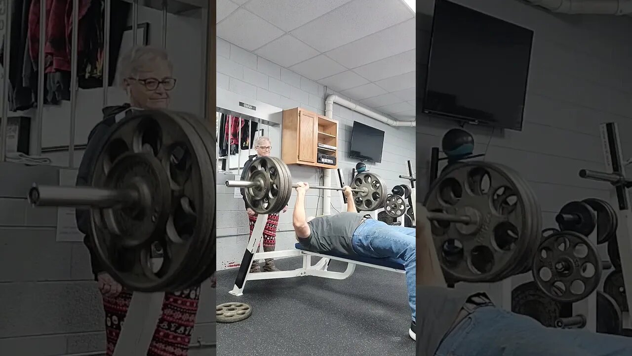 335lbs x 7 reps , Crazy 🤪 old man