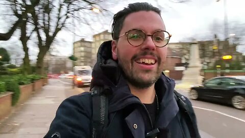 London Live: The Beatles Famous Crossing of Abbey Road