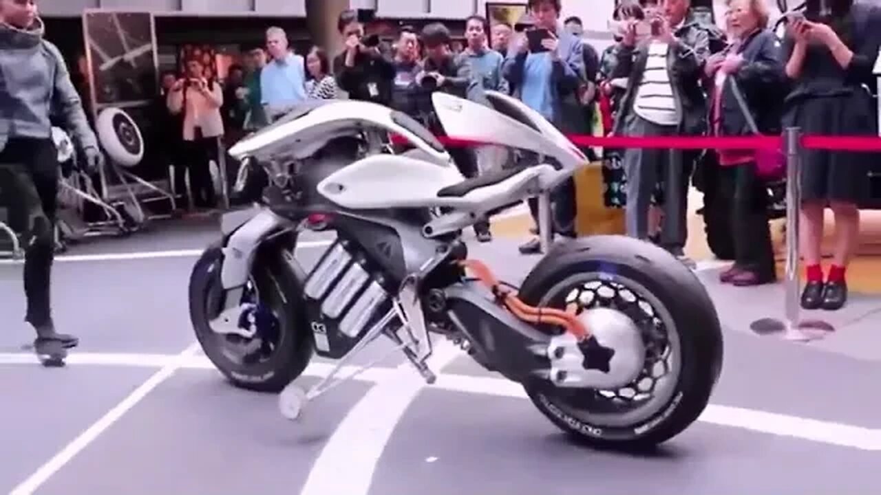 Yamahas new bike concept with Artificial intelligence