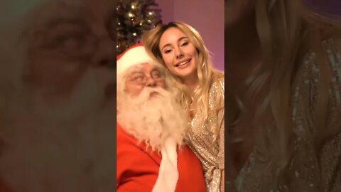 Why did Santa go to the liquor store? He was looking for holiday spirits. 🎄 🎅 😎