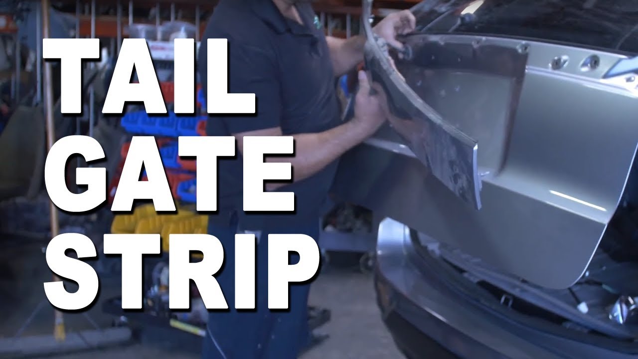 How to remove a tailgate strip - 2010 Subaru Forester