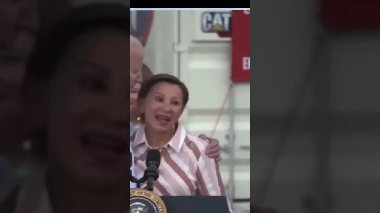 Awkward Biden! 😂