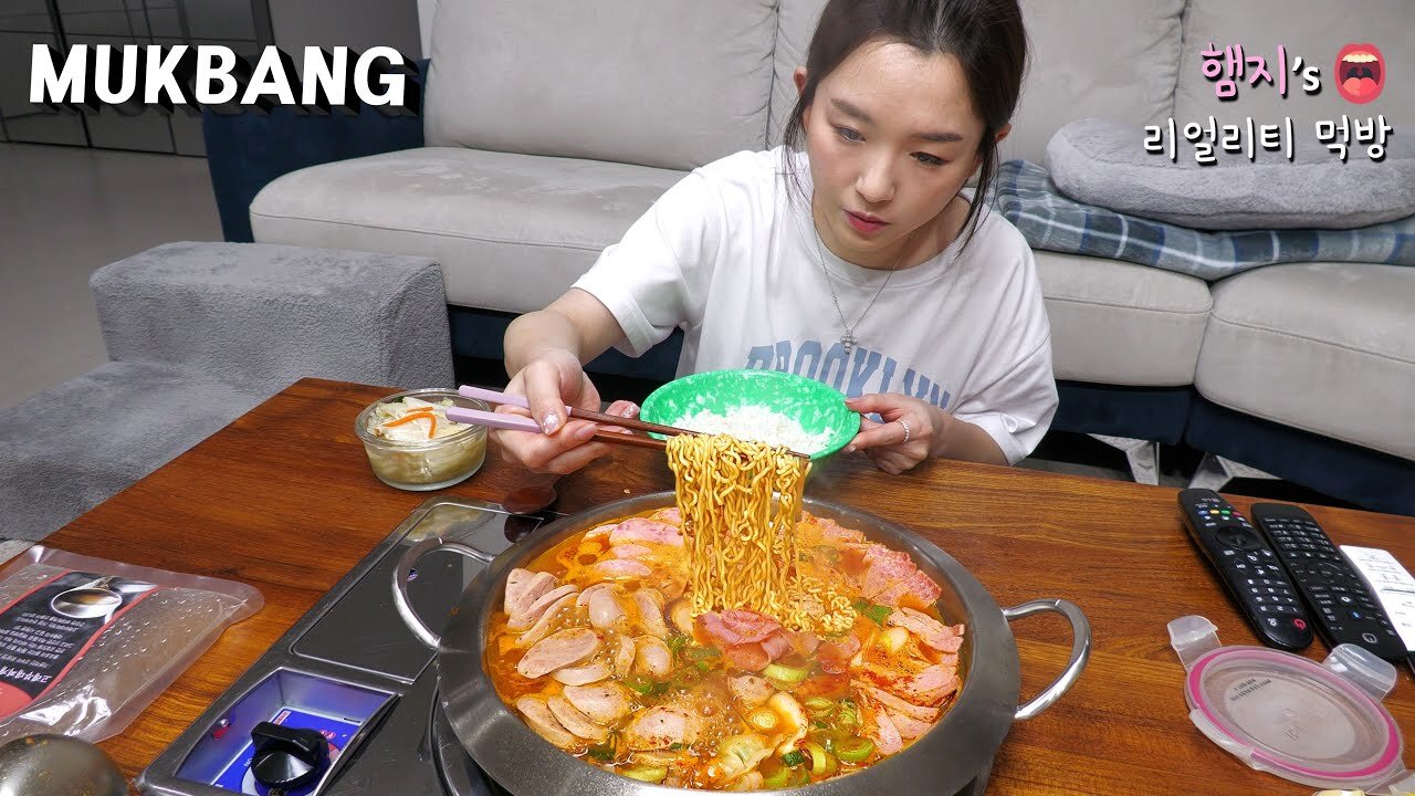 BudaeJjigae ( Korean Army Stew With Homemade Sausage) ★ ft.Ramyun, White Kimchi