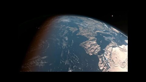 BCH Cafe: A relaxing, meditative video tour of earth from space.