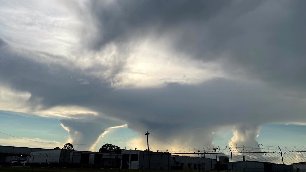 ⛈Spaceship Thunderstorm ⛈