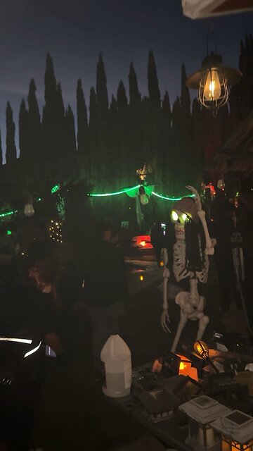 Halloween 🎃 Trick Or Treat 🍭