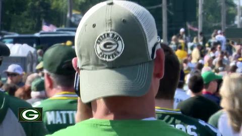 First regular season game at Lambeau Field draws thousands