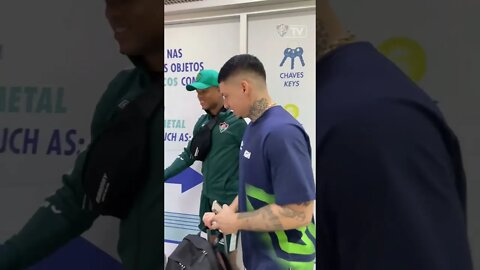 SEM PODER IR AO ESTÁDIO, TRICOLORES RECEBEM DELEGAÇÃO DO FLU EM FLORIPA