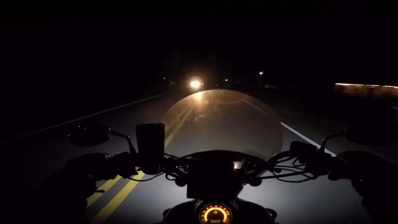 Late Night Motorcycle Ride | Yamaha V-Star 1100 Classic